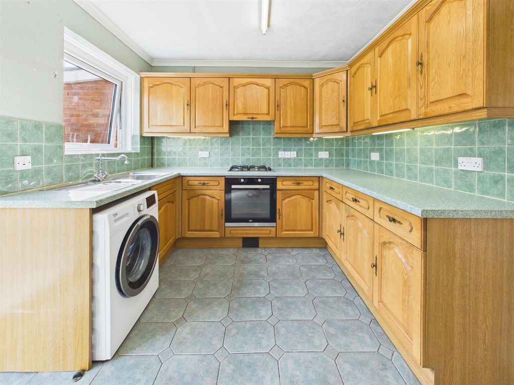 Property photo 2 of 17