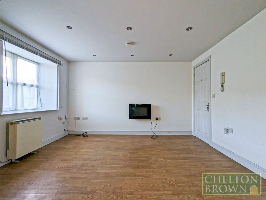 Property photo 3 of 10 Living Room