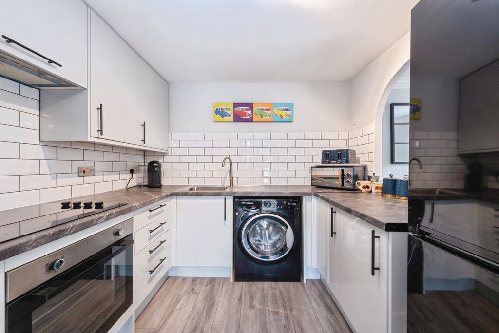 Property photo 3 of 11 Pbox-Img.Jpg