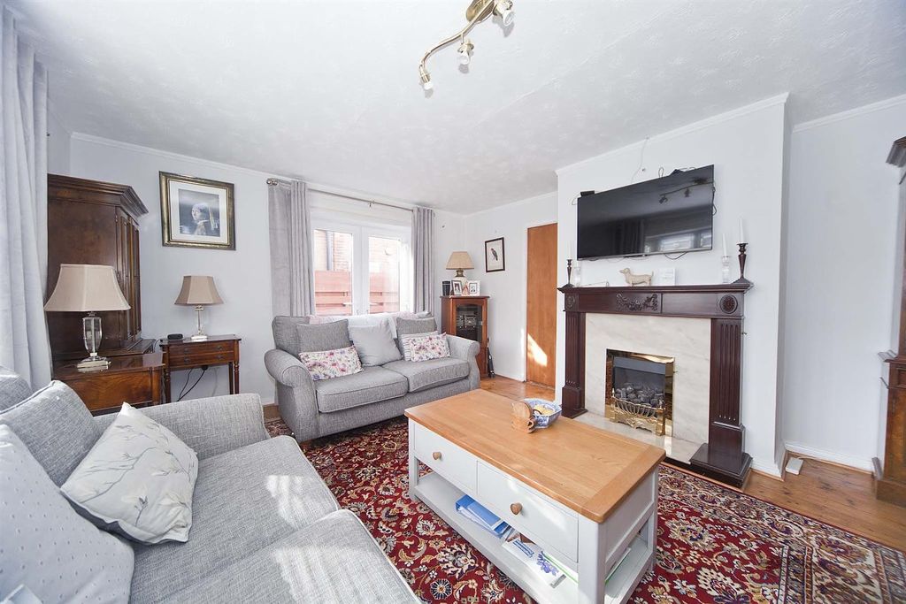 Property photo 2 of 16