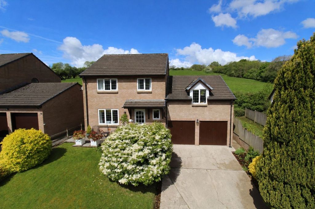 Property photo 1 of 23