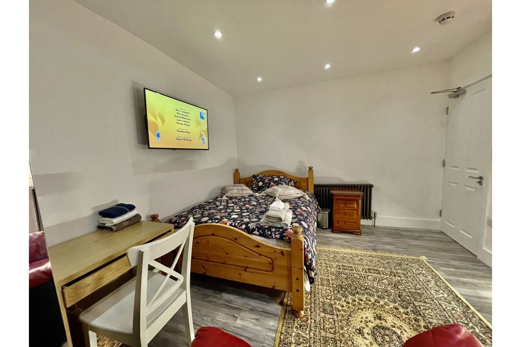 Additional image 19 of 6 bed end terrace house for saleWhitton Avenue West, Greenford UB6