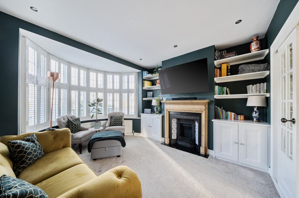 Property photo 3 of 23 1386147-13-692Ef4...