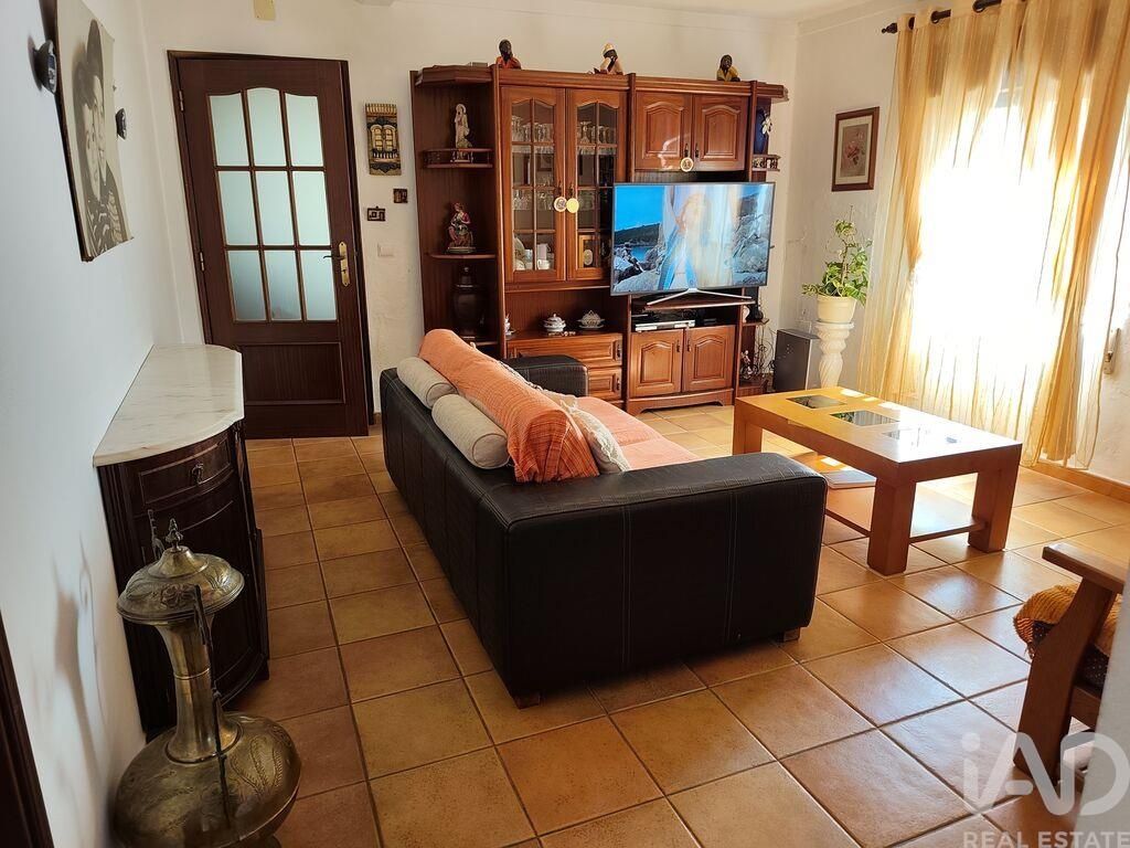 Property photo 2 of 40