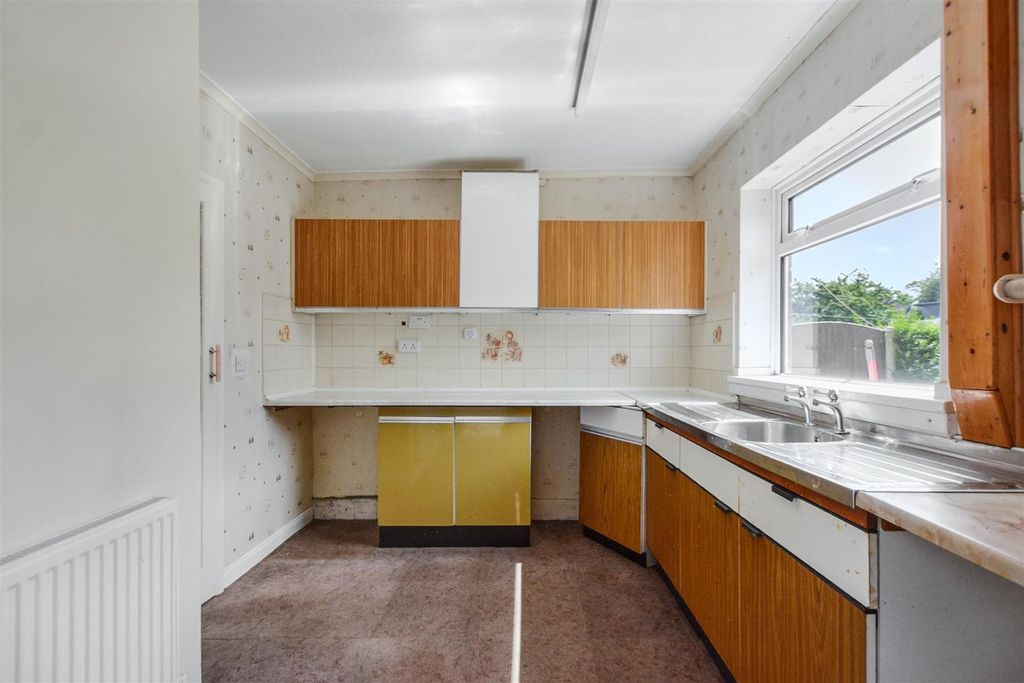Property photo 3 of 20 Kitchen_2.Jpeg