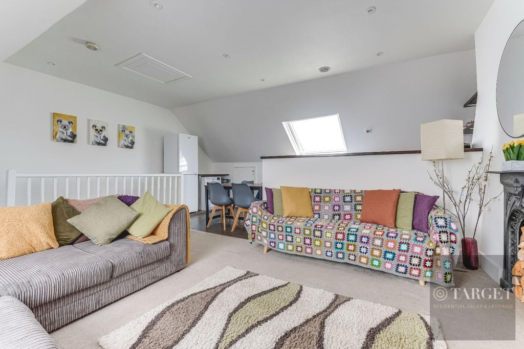 Property photo 2 of 13 St Marks Road-9.Jpg