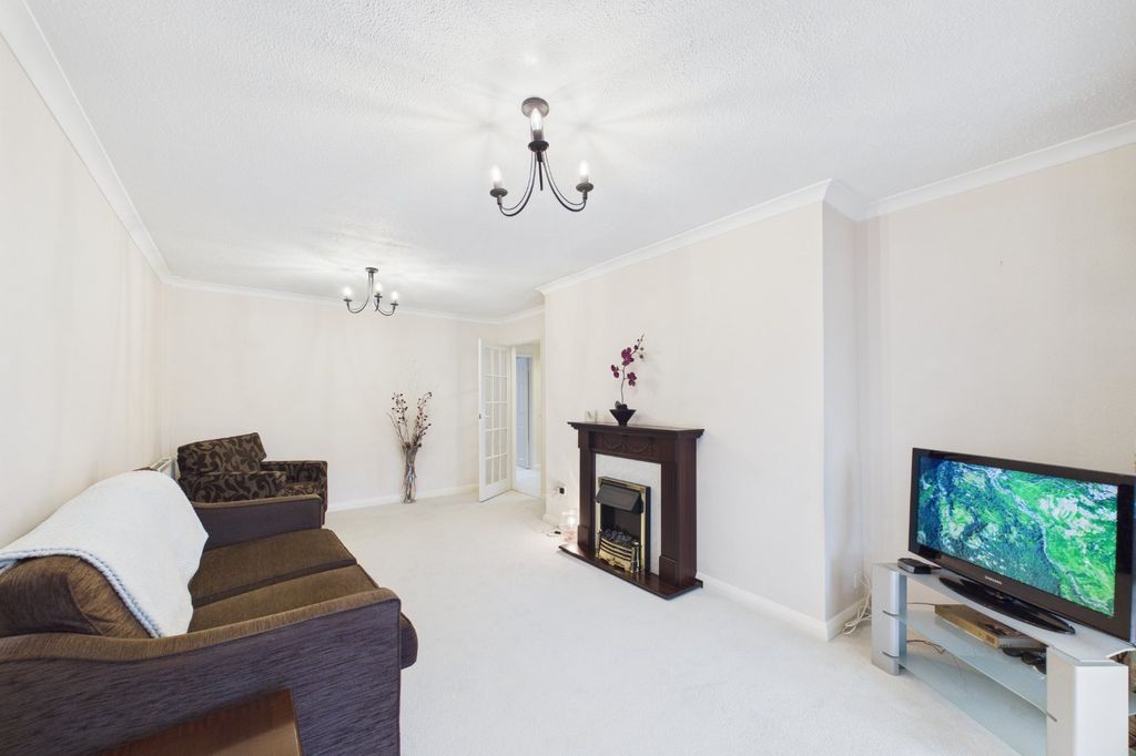 Property photo 2 of 11 Picture No. 13