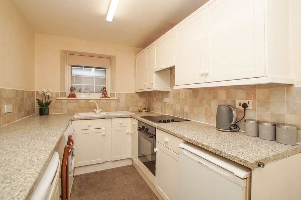 Property photo 3 of 16 Kitchen