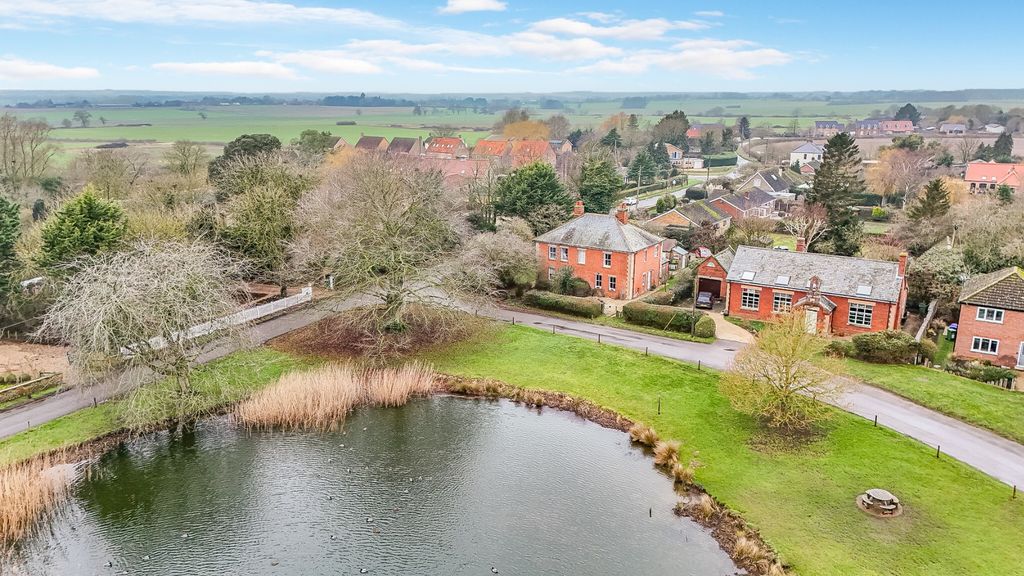 Property photo 1 of 30 4820812