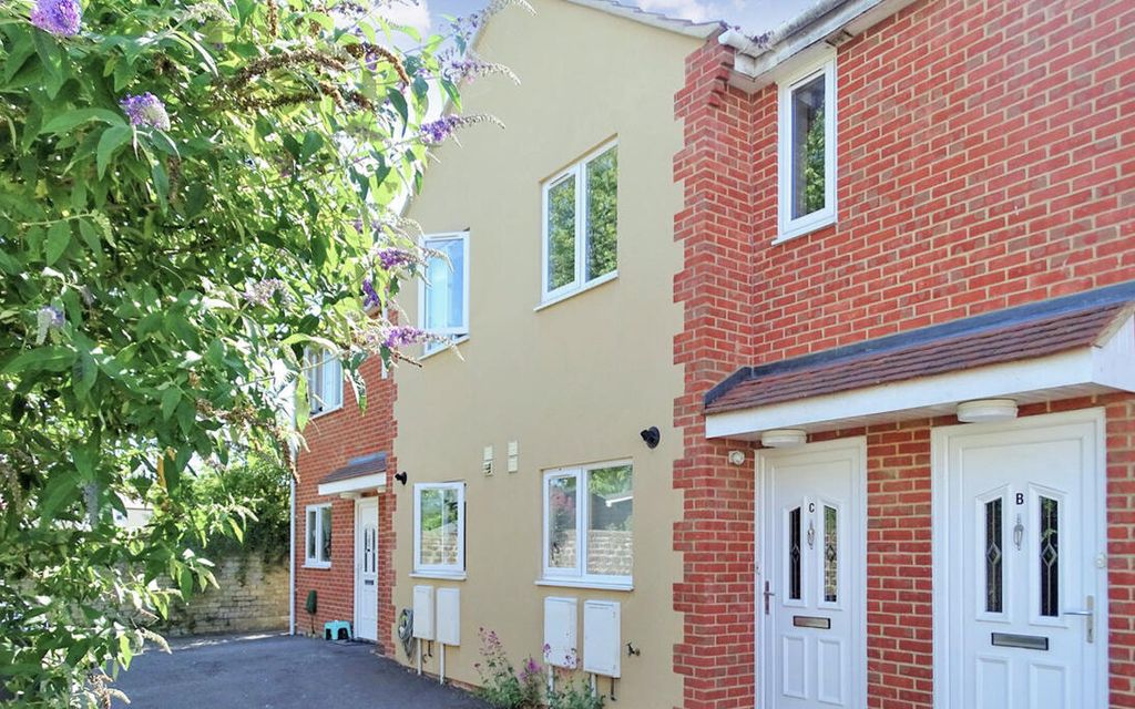 Property photo 1 of 14 16c Union Street Front.Jpg