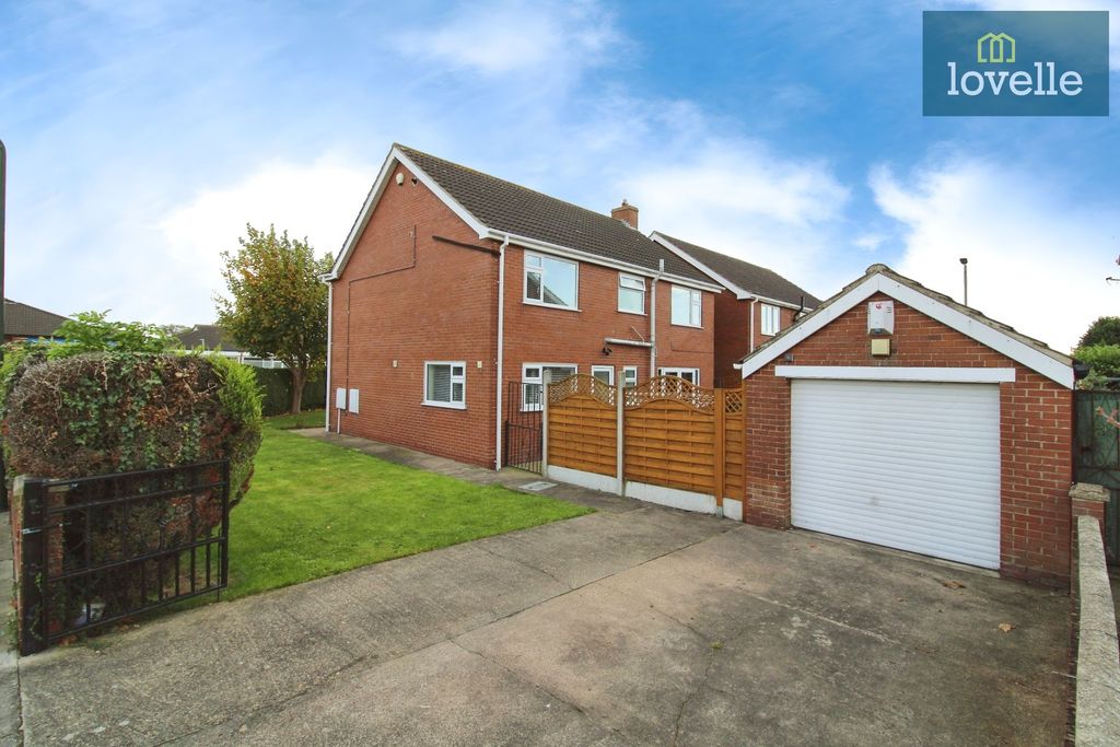 Property photo 2 of 15