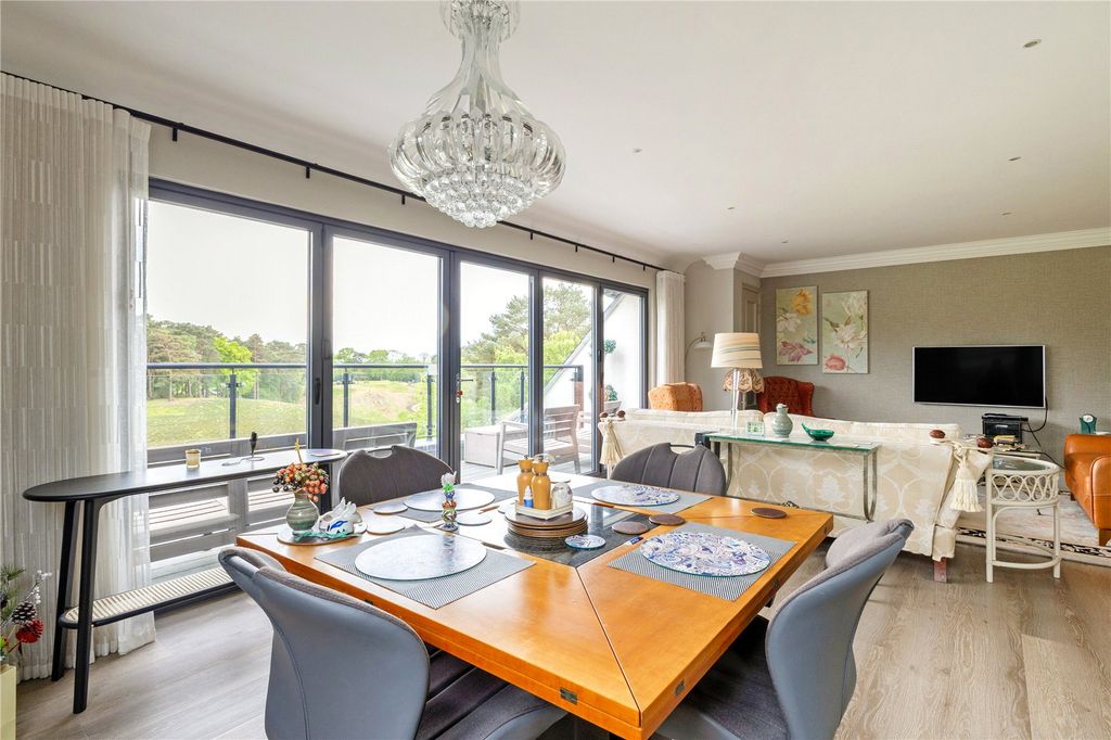 Property photo 3 of 12 Dining Area