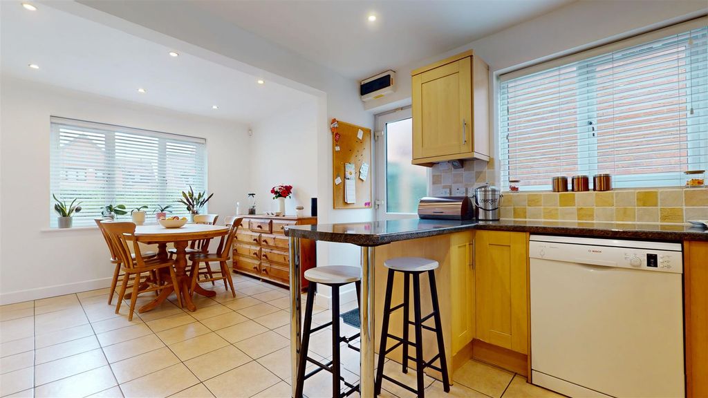 Property photo 3 of 22 04012026_225728.Jpg