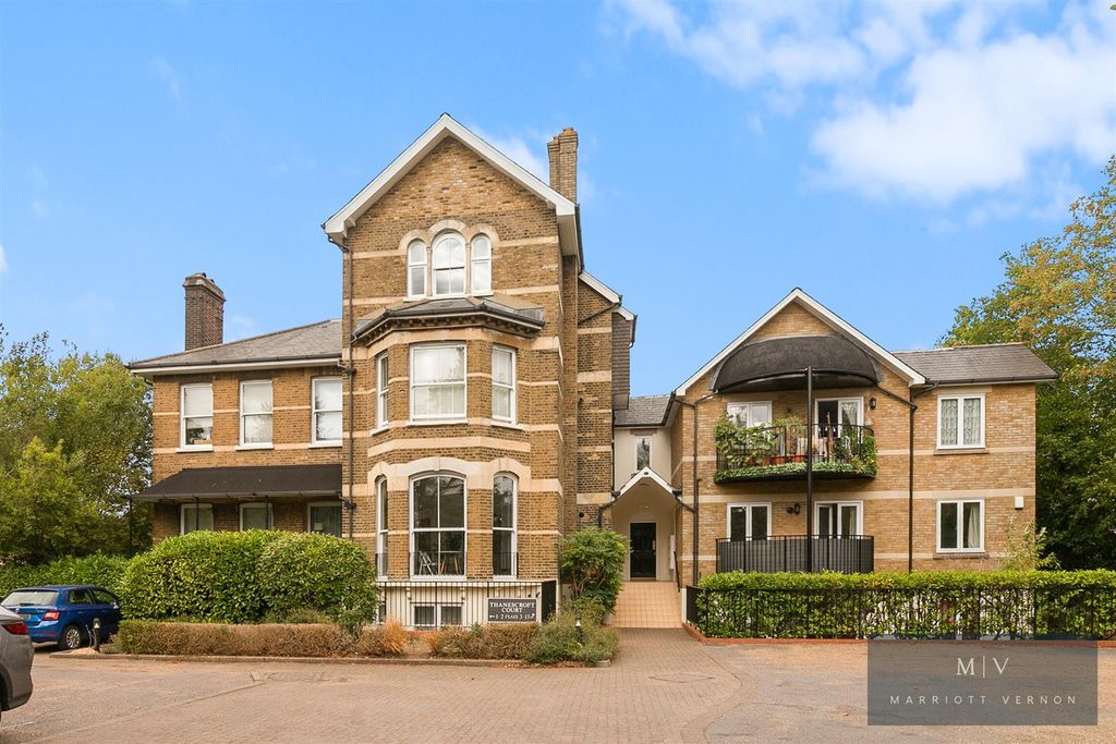 Property photo 1 of 16 Thanescroft Court F7 MV-19.Jpg