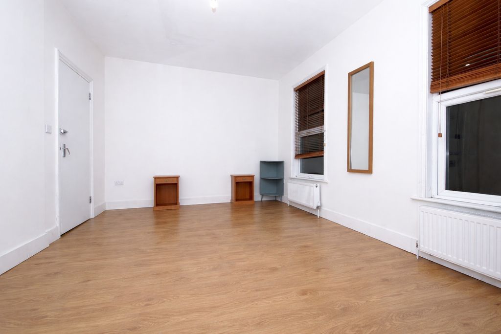 Property photo 3 of 7 5021262