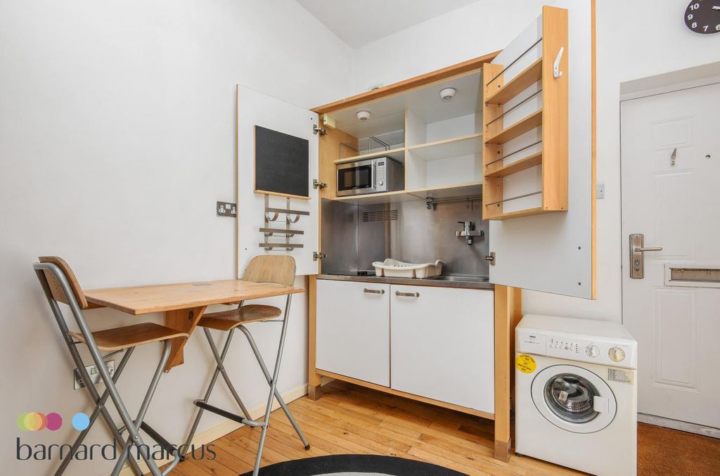 Property photo 2 of 5 Kitchen