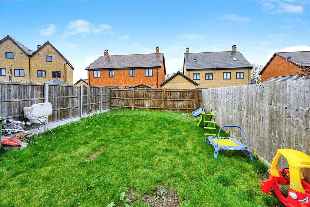 Property photo 2 of 13 Garden