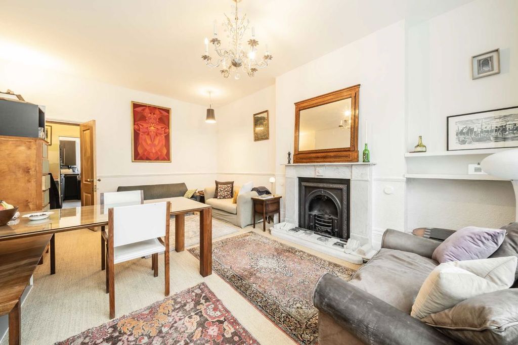 Property photo 3 of 6