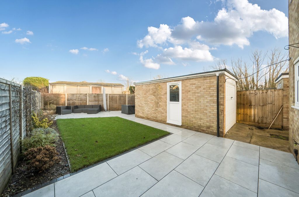 Property photo 3 of 11 140669110697A4c35E6Eed