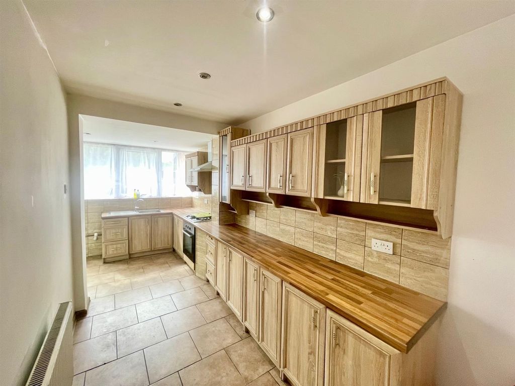 Property photo 2 of 12 Kitchen 2.Jpg