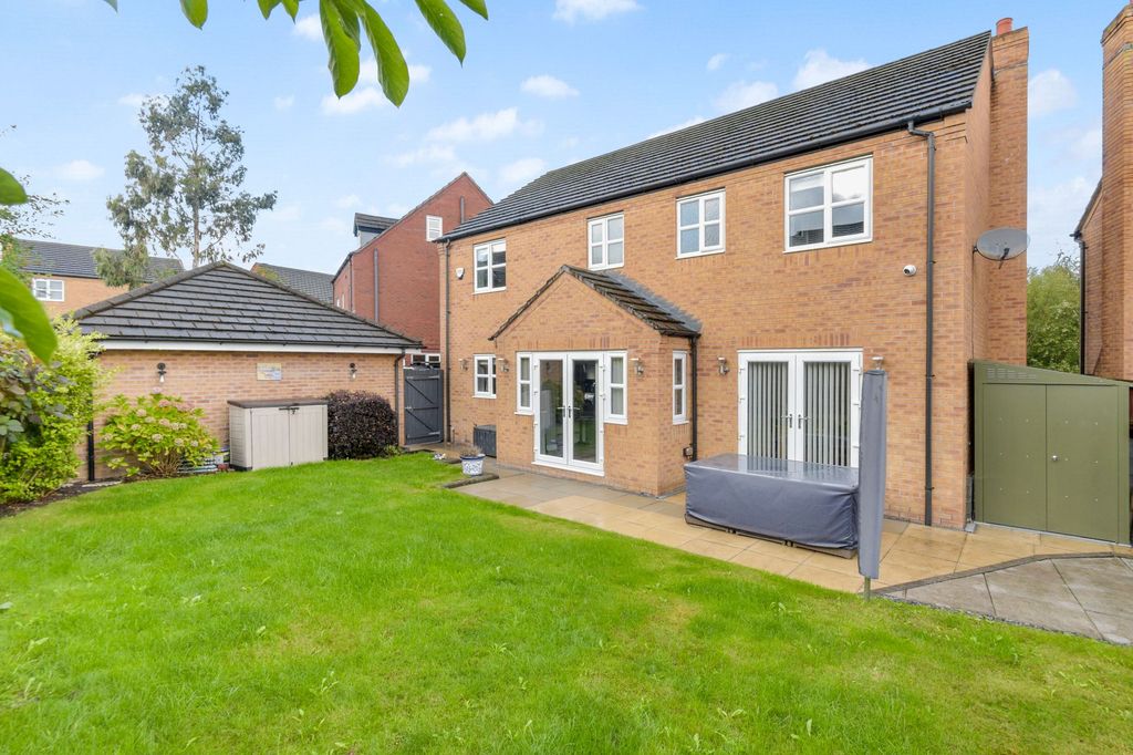 Property photo 2 of 40