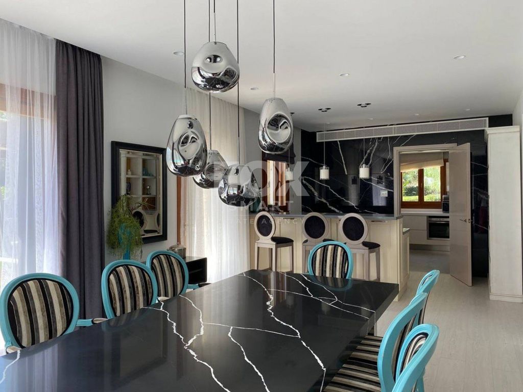 Property photo 1 of 12 Luxury Five Bedrooms Villa(Plus Extra Room)In Aphrodite Hill