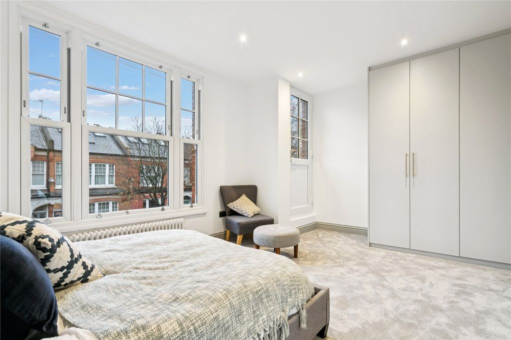 Property photo 3 of 12 Picture No. 10