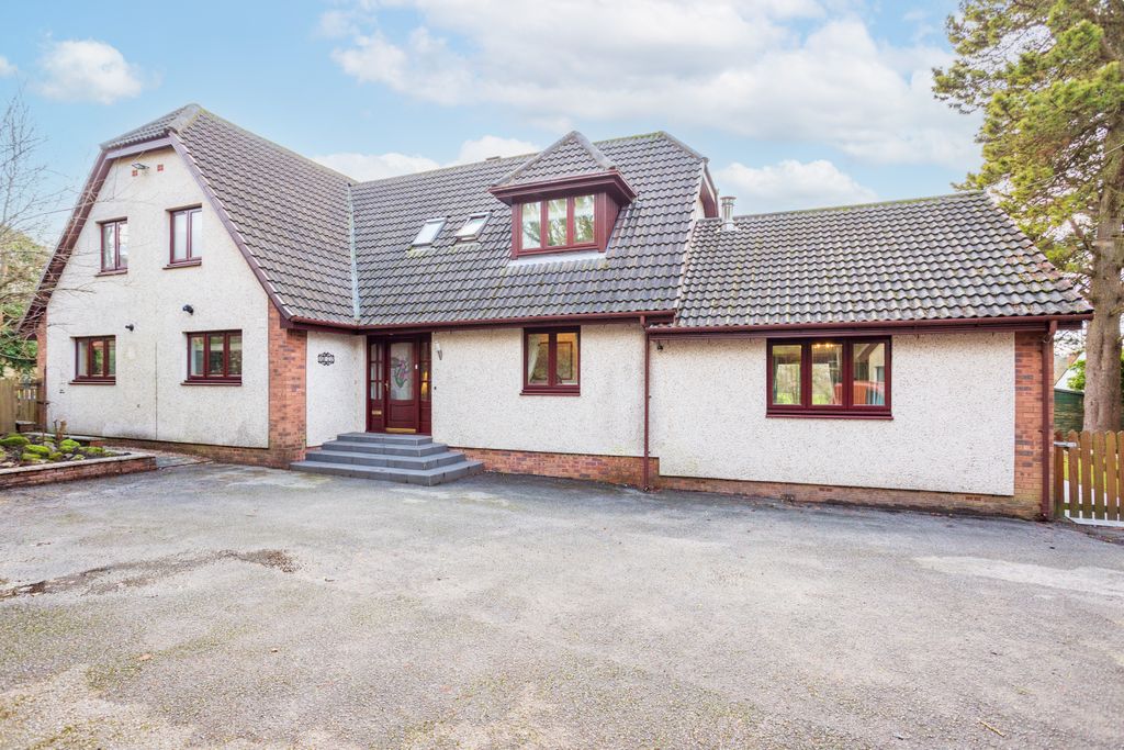 Property photo 1 of 60 Front - External