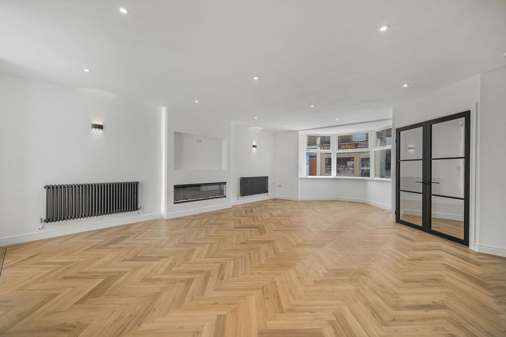Property photo 1 of 50