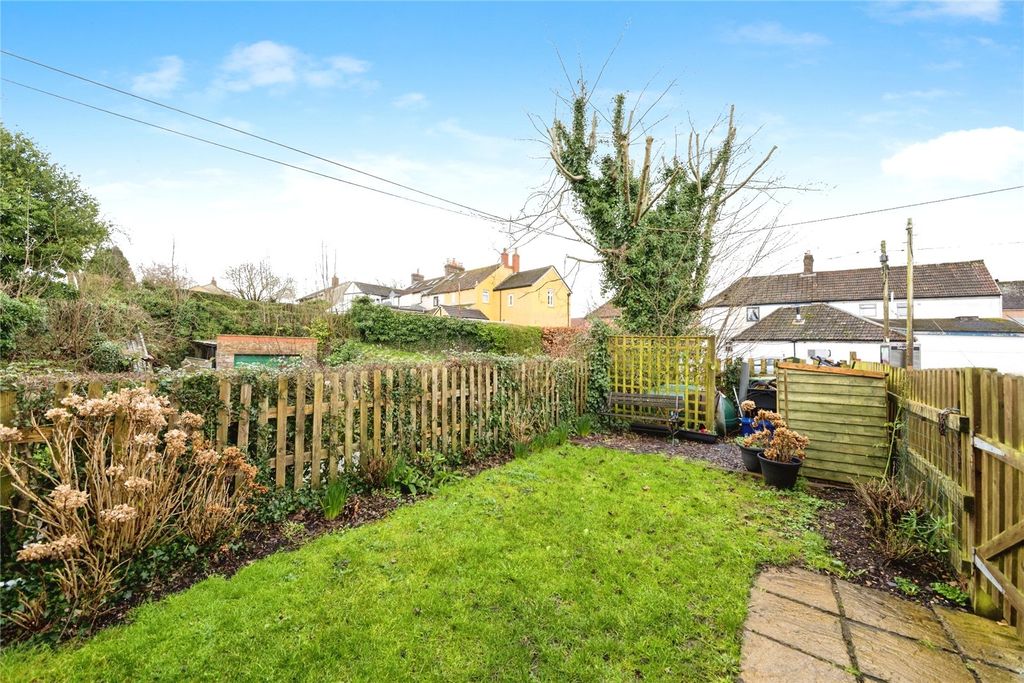 Property photo 2 of 16 Picture No. 11