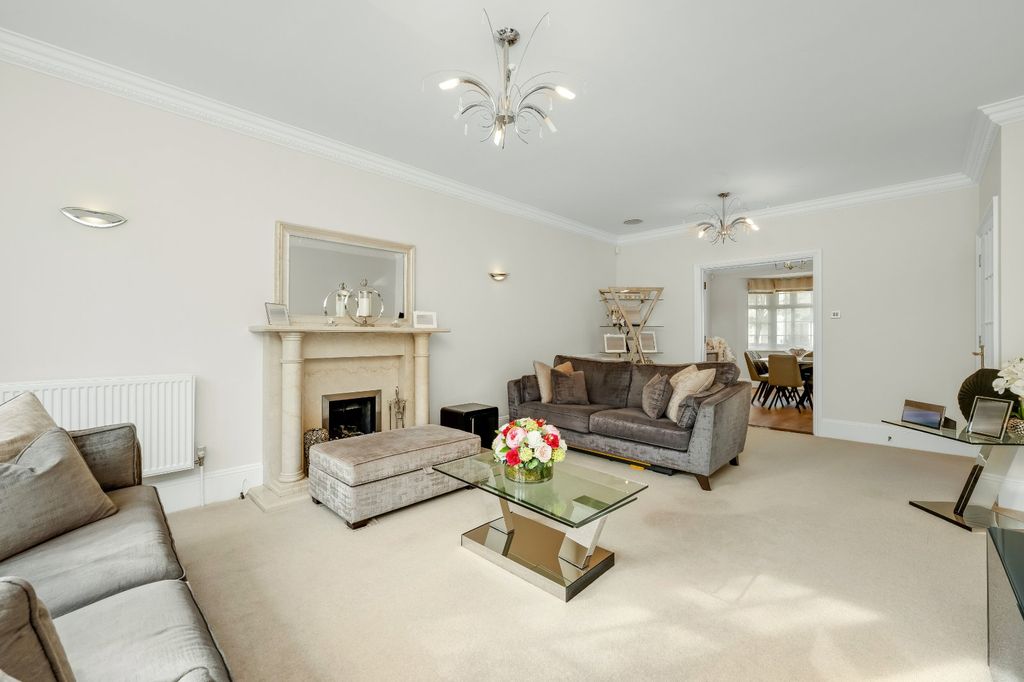 Property photo 3 of 21 Reception Room