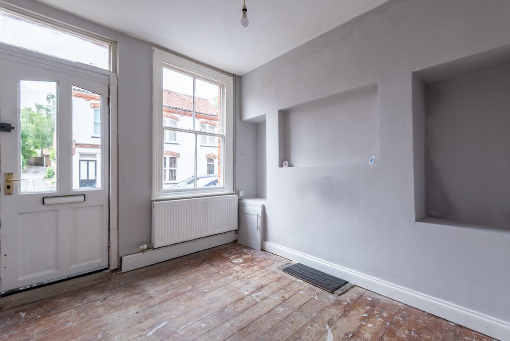 Property photo 3 of 17