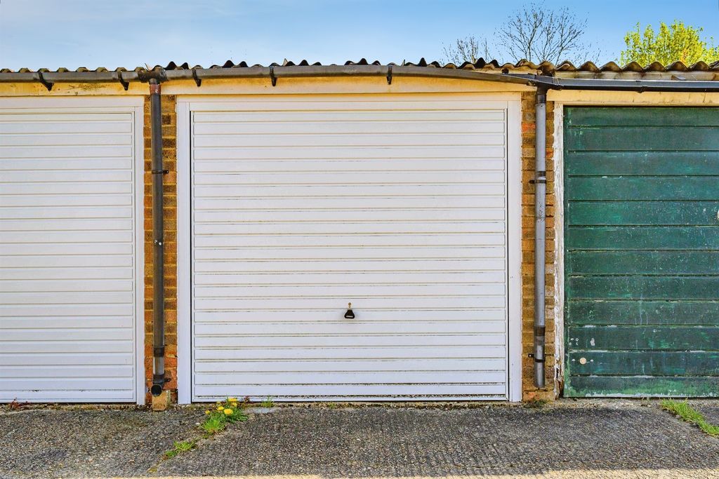 Property photo 1 of 4