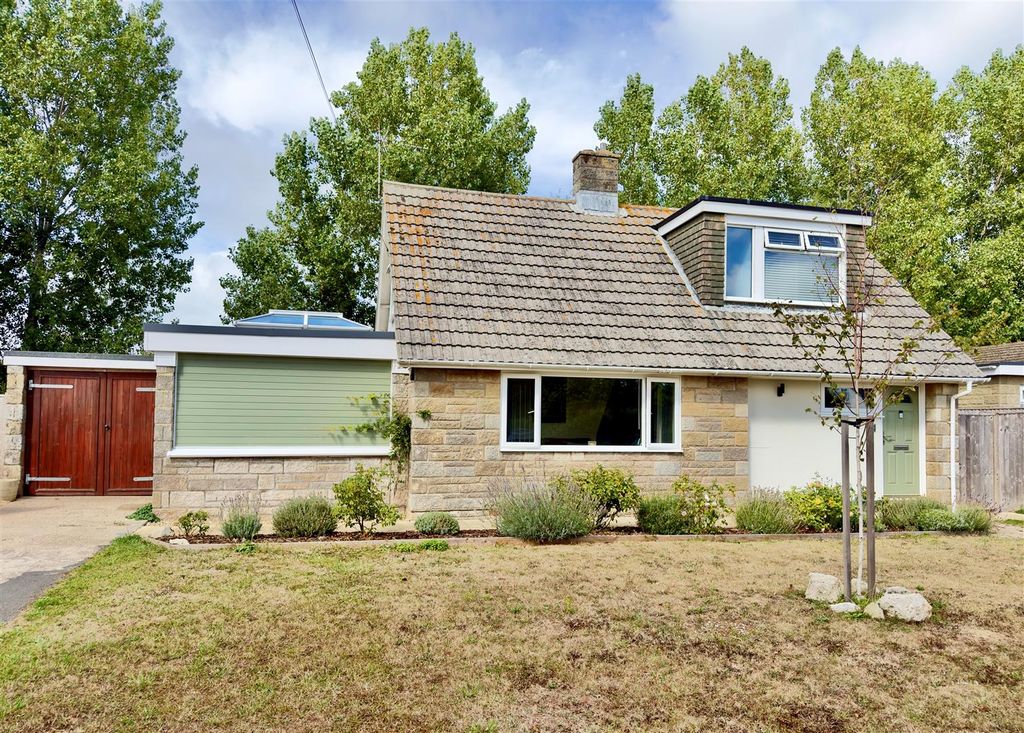 Property photo 1 of 28 Main Photo.Jpg