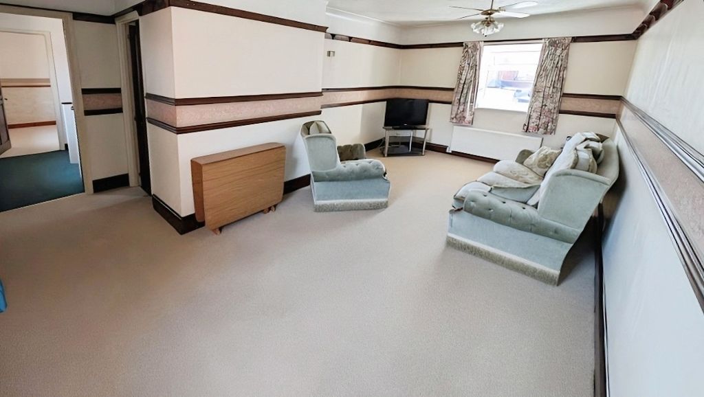Property photo 2 of 15 Pbox-Img.Jpg