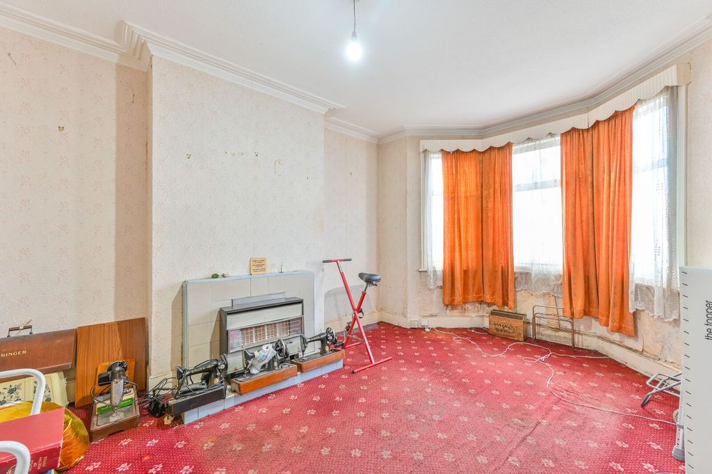 Property photo 3 of 9