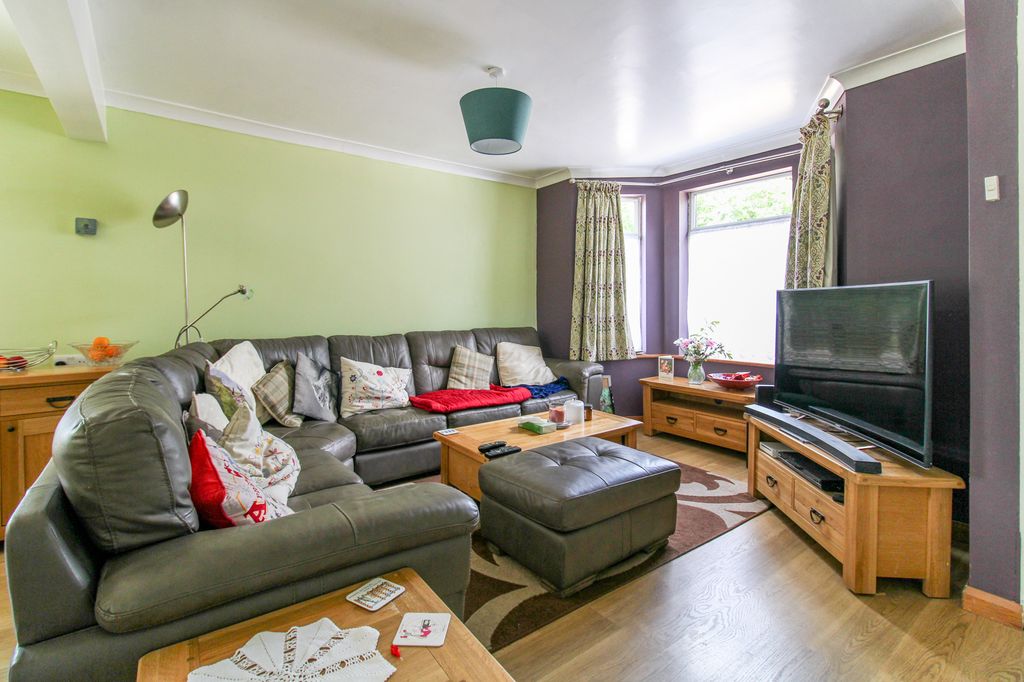 Property photo 3 of 19