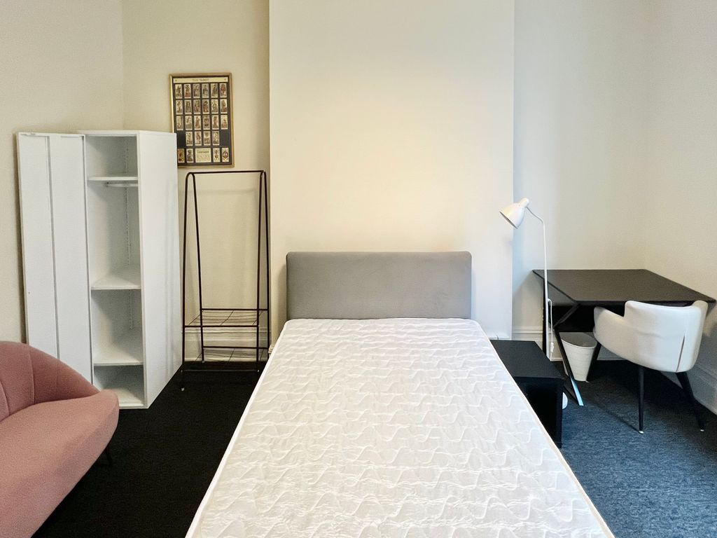 Property photo 3 of 27