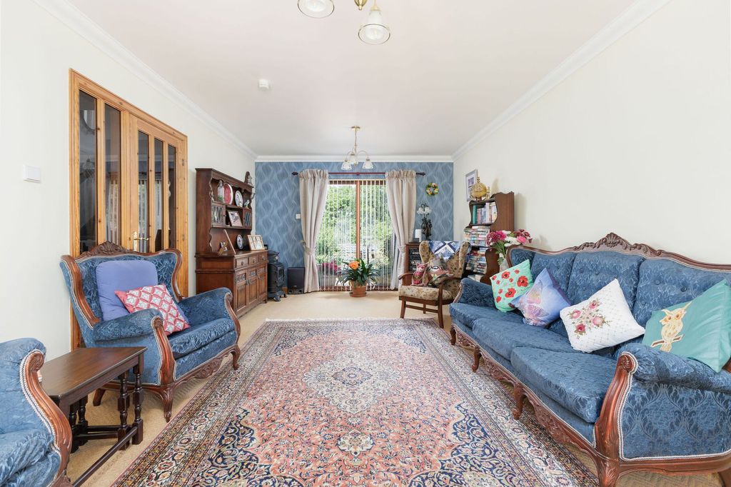 Property photo 3 of 40