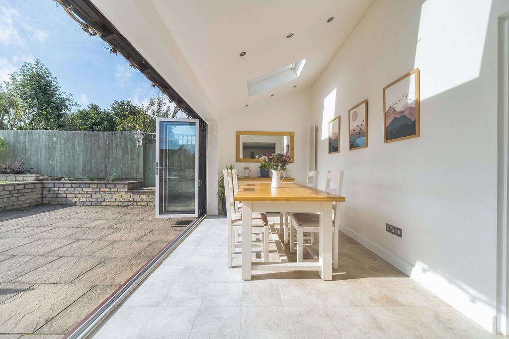 Property photo 3 of 23 Bright Dining Area With Folding Doors Onto The Dining Terrace