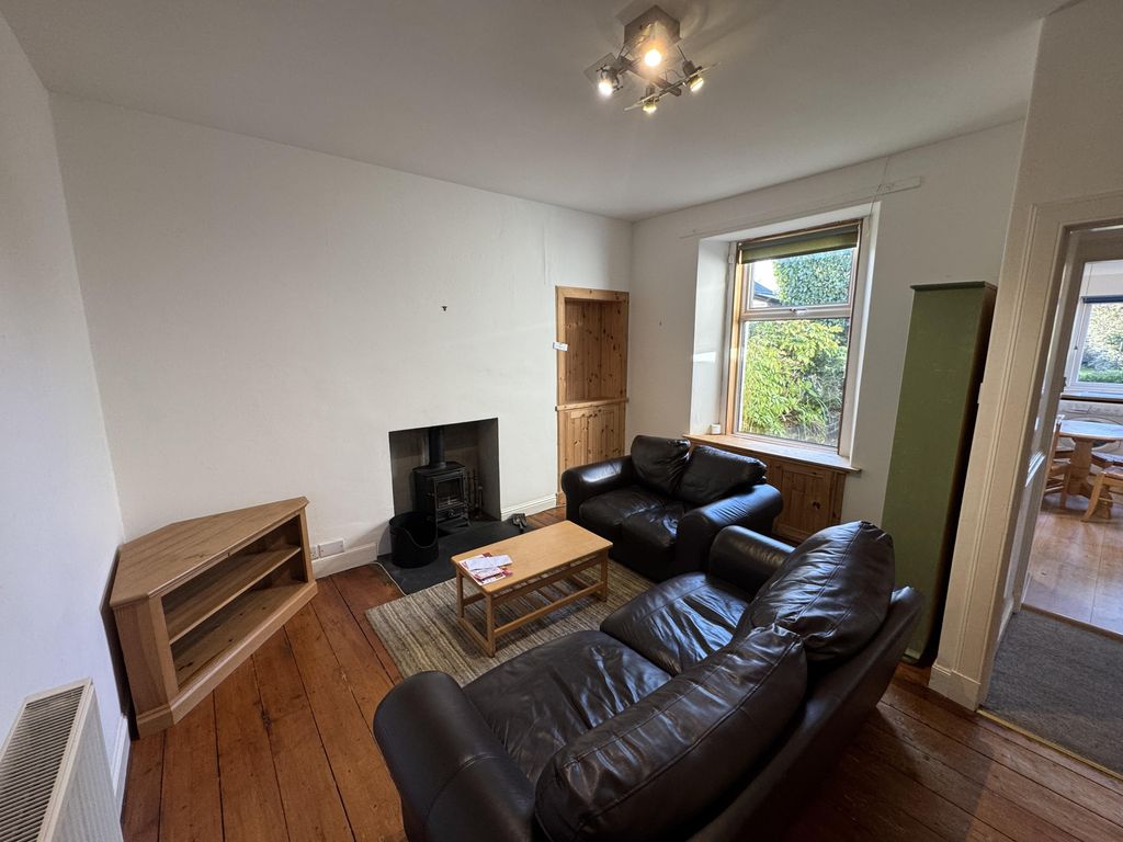 Property photo 2 of 36