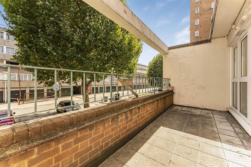 Property photo 2 of 11 Soane House