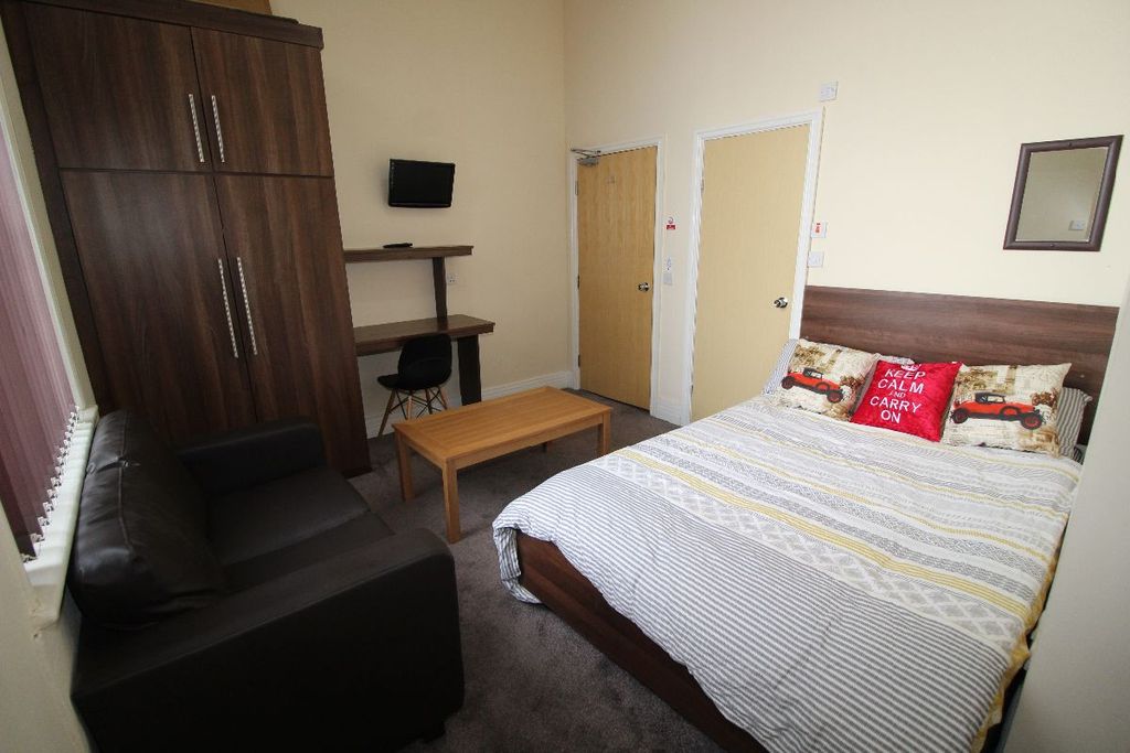 Property photo 1 of 4