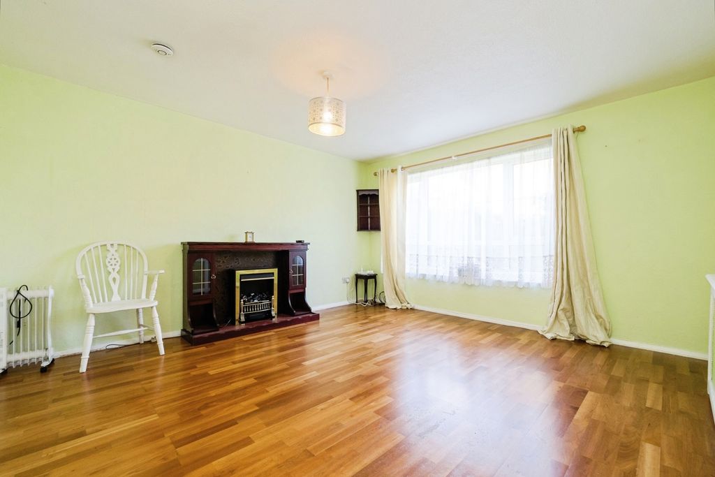 Property photo 2 of 19 Photo