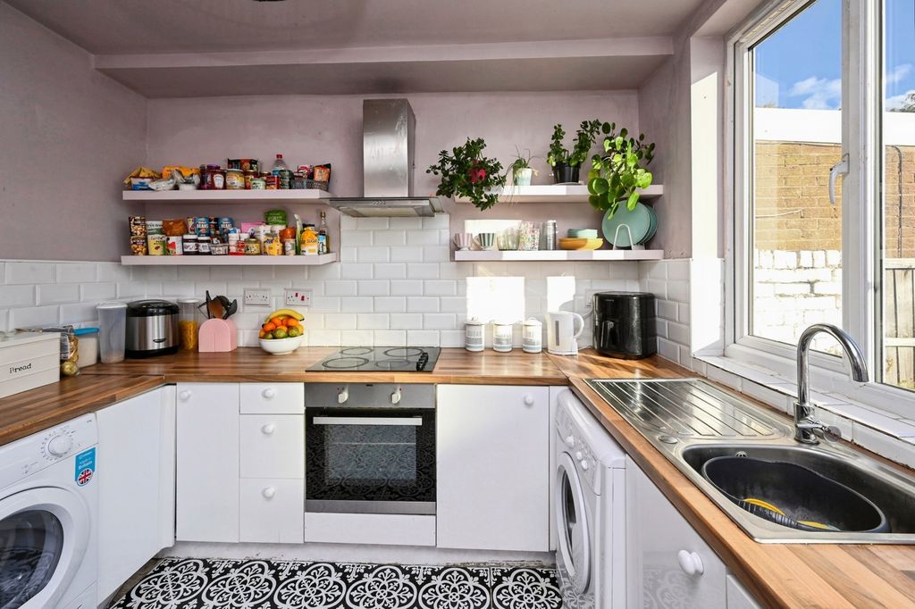 Property photo 3 of 15 Kitchen