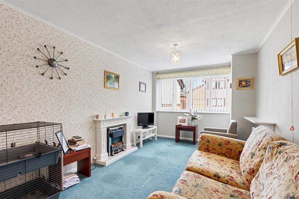 Property photo 2 of 13 Lounge_3.Jpeg