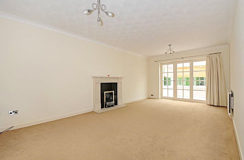 Property photo 2 of 7 Sitting Room