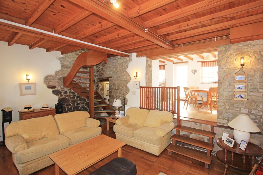 Property photo 3 of 16