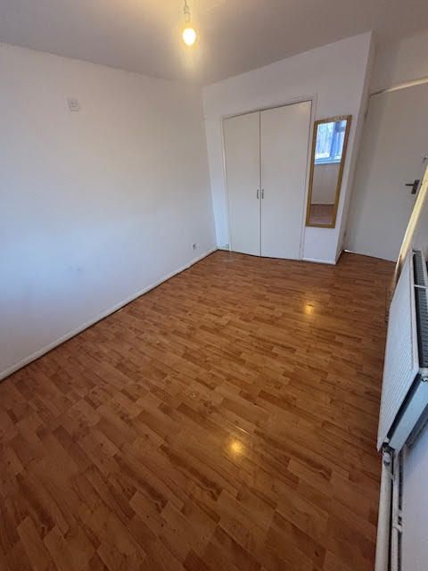 Property photo 2 of 10 Bedroom