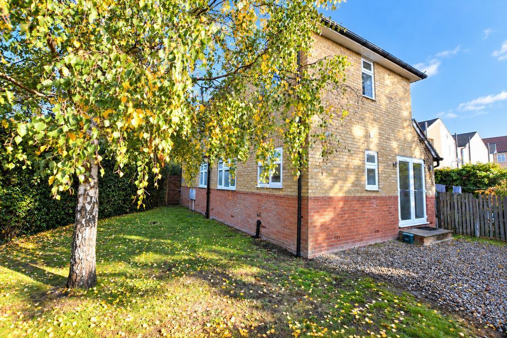 Property photo 2 of 16 Photo 16